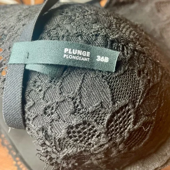 🆕 AERIE Plunge Black Lace Bra, 36B - Picture 7 of 7